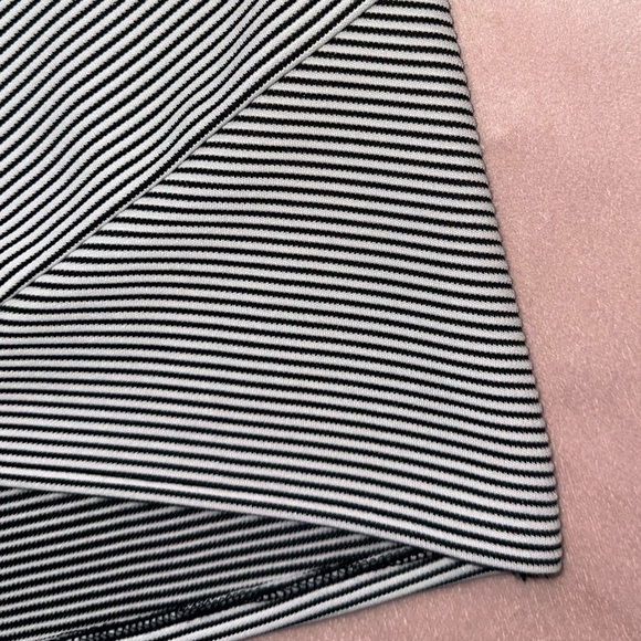 Forever 21 Dukes of Dallas Black & White Striped Mini Pencil Skirt NWT, Size M - Picture 2 of 5